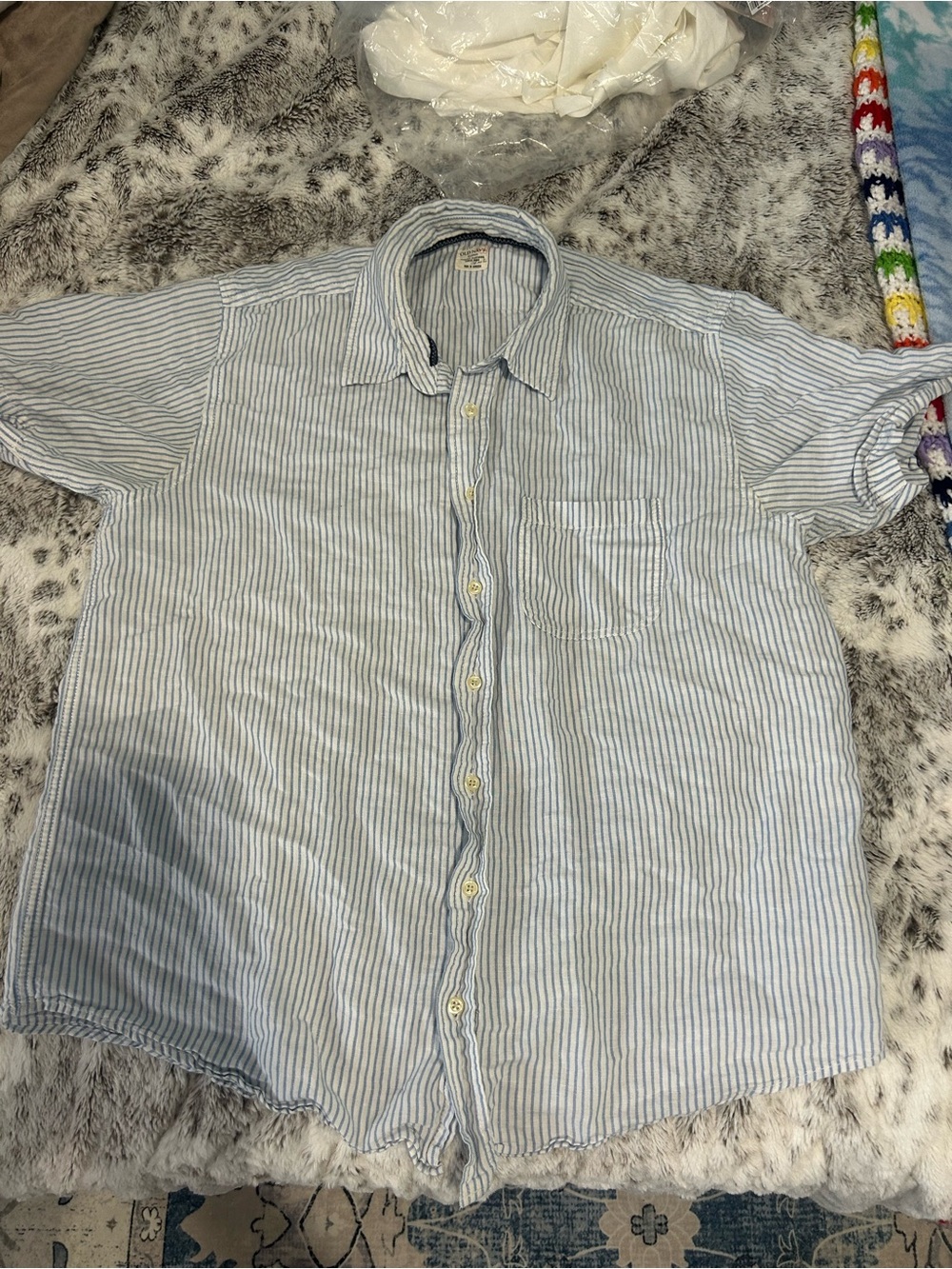 Old Navy Light Blue & White Striped Short-Sleeve Button-Down Shirt